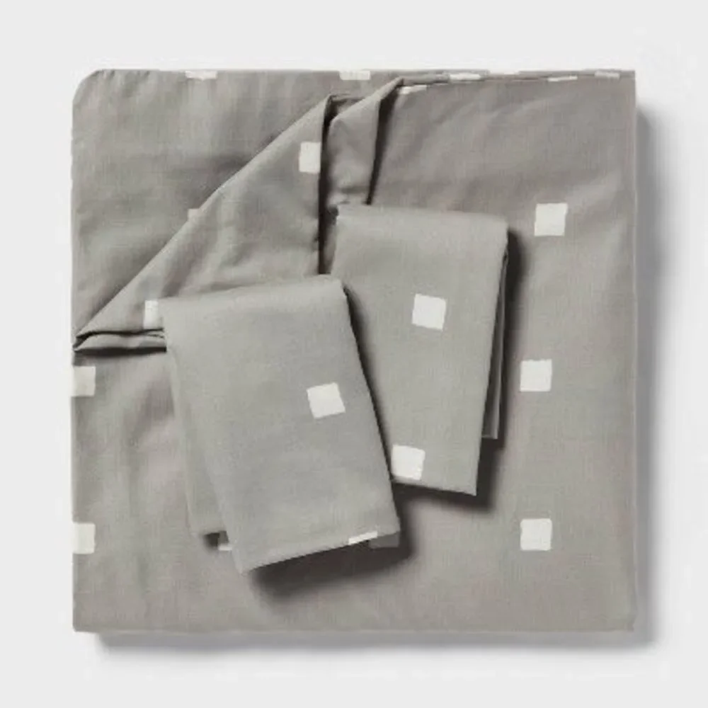 Room Essentials Gray and White Duvet Set